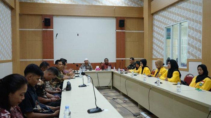 Pemerintah Daerah Kabupaten Pulau Morotai, Maluku Utara, saat menerima mahasiswa Fakultas Ekonomi Universitas Khairun Ternate di Aula Kantor Pemerintah Terpadu Kamis (14/9/2023) kemarin.
