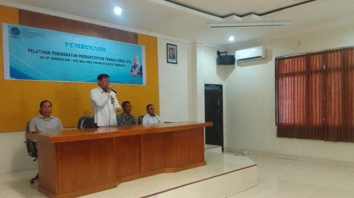 Kepala BPVP Ternate, Abdul Azis saat memberikan sambutan sekaligus membuka pelatihan pelaku UMKM, Senin (21/8/2023).