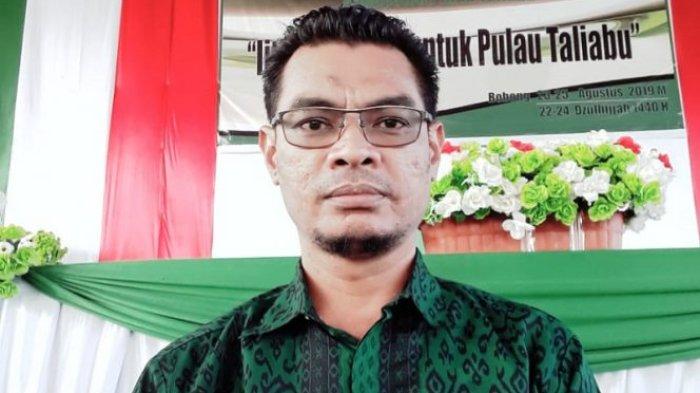 Akademisi Unkhair Ternate, Muammil Sunan saat memberikan keterangan, Kamis (2/3/2023)