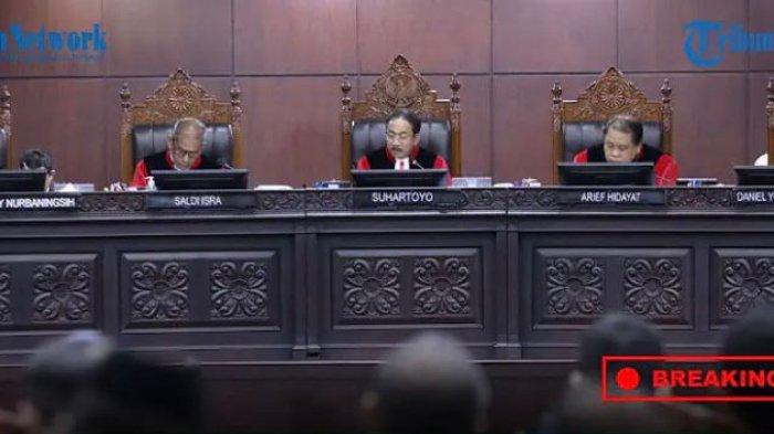 PILKADA: Hakim Mahkama Konstitusi ketika membacakan putusan dismissal PHPU Pilkada 2024, Selasa (4/2/2025). MK memutuskan menolak gugatan hasil Pilkada Halamahera Selatan