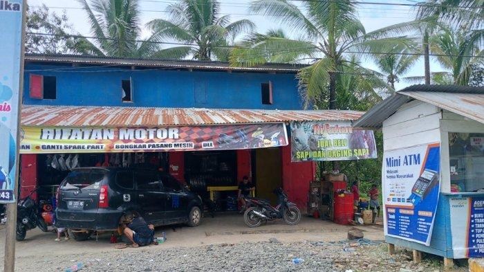 Bengkel Rifatan Motor beralamat di Desa Lukolamo, Kecamatan Weda tengah, Halmahera Tengah.