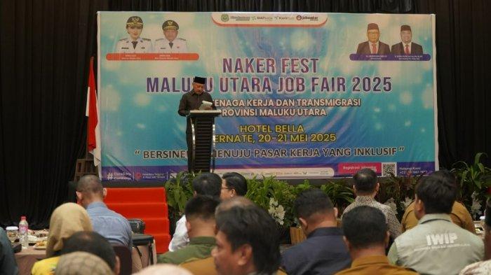 EVENT: Wagub Malut Sarbin Sehe saat memberikan sambutan di Naker Fest Bursa Kerja (Job Fair), Selasa (20/5/2025)