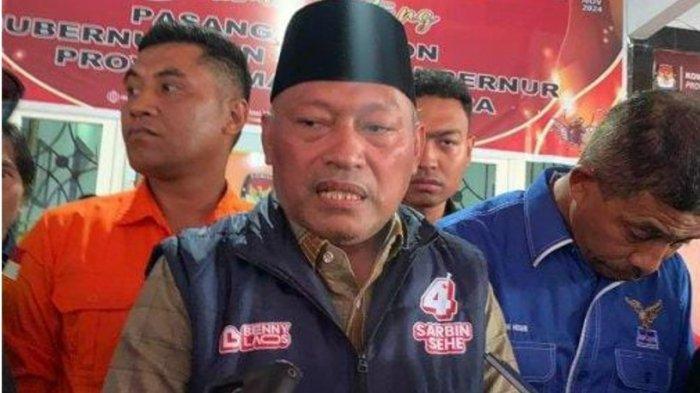 PILKADA: Calon Wakil Gubernur Maluku Utara Sarbin Sehe saat diwawancarai awak media usai berkampanye di Kelurahan Sasa, Kota Ternate, Rabu (23/10/2024)