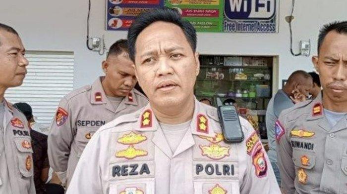 AKBP Agung Reza Pratidina kala menjabat Kapolres Pulau Morotai.