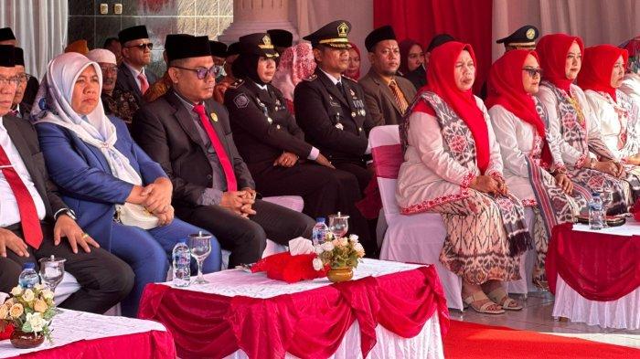 HUT: Karutan Kelas II B Soasiu, Kanwil Kemenkumham Maluku Utara, Wayan Arya Budiartawan saat mengikuti Upacara Peringatan HUT ke 79 RI di Kantor Wali Kota Tidore Kepulauan, Sabtu (17/8/2024)
