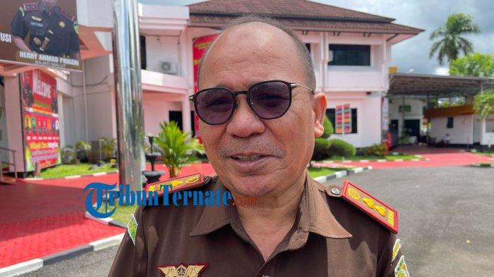 HUKUM: Kajari Halmahera Tengah, Maluku Utara Hariyanto Pane saat diwawancarai Tribunternate.com, Senin (19/5/2025)