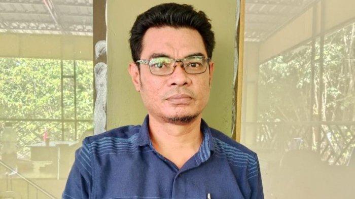 PROGRAM: Akademisi sekaligus tenaga pengajar Unkhair Ternate, Maluku Utara, Muamil Sunan. Warga menunggu apa yang dilakukan M Tauhid Soleman dan Nasri Abubakar dalam 100 hari kerja