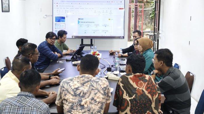 EVALUASI: Bersama bidang terkait seperti Transaksi Energi PLN yang membahas aspek teknis dan administratif dalam proses meterisasi, termasuk pemanfaatan Aplikasi PJU (APP) sebagai alat monitoring dan pencatatan konsumsi listrik.