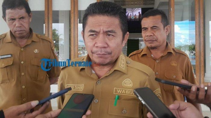 MASALAH: Wakil Bupati Halmahera Timur, Maluku Utara Anjas Taher saat bersedia diwawancarai sejumlah awak media, Senin (23/6/2025)