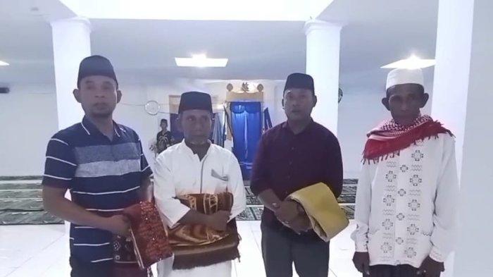 IDUL ADHA: Ketua Adat dan Imam dan Pemerintah Desa Kawalo sampaikan lebaran Idul Adha 2025 ditetapkan Kamis (5/6/2025)