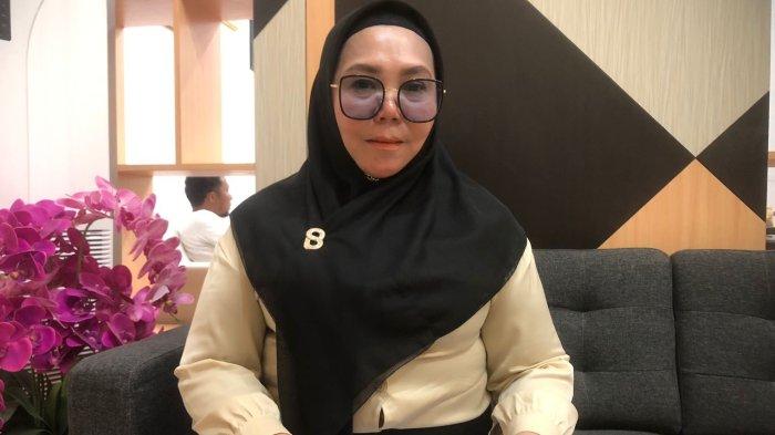 ANGGARAN: Kabid Anggaran BPKAD Maluku Utara, Fitriawati I. Abdul Muthalib saat memberikan keterangan disela-sela kerja, Kamis (14/3/2024)