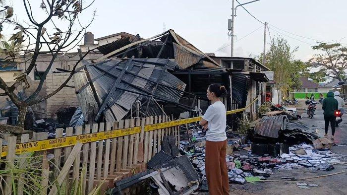 INSIDEN: Somel kayu dan Tempat foto copy di Ibukota Bobong, Kabupaten Pulau Taliabu, Maluku Utara, terbakar.