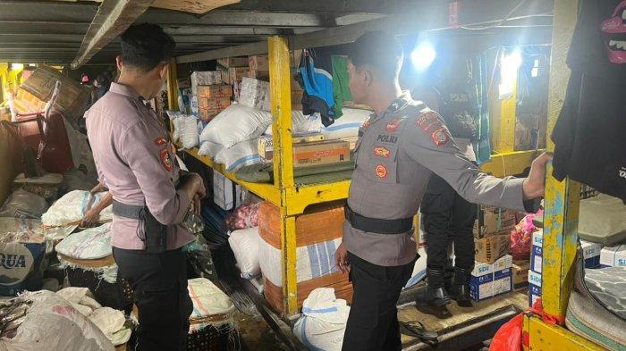 HUKUM: Polres Pulau Taliabu, Maluku Utara sita minuman keras (Miras) dari atas KM Graselia