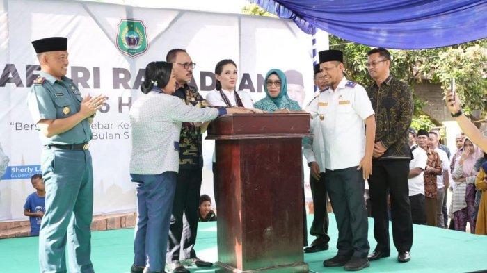 PROGRAM: Gubernur Maluku Utara Sherly Laos didampingi Bupati Halmahera Barat dan jajaran Forkopimda resmi meluncurkan program mudik bersubsidi untuk masyarakat, Kamis (13/3/2025)