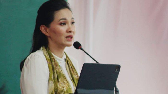 KELUHAN SHERLY LAOS - Gubernur Maluku Utara, Sherly Laos atau Sherly Tjoanda, pada Sabtu (22/3/2025). Sherly Laos mengeluhkan biaya hidup tinggi di Kota Ternate, khususnya untuk mahasiswa.