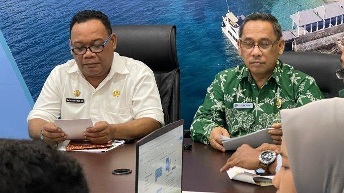 Kepala BPS Maluku Utara, Aidil Adha (kanan) dan Sekprov Maluku Utara, Samsudin A Kadir pada sebuah acara, Sabtu (16/3/2024)