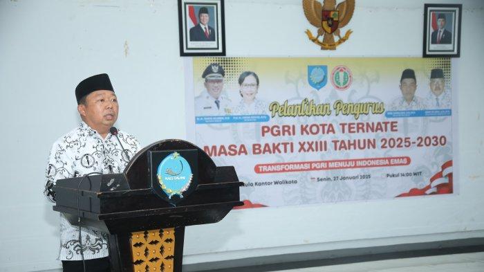 JABATAN: Rizal Marasaoly selaku Ketua PGRI Kota Ternate, Maluku Utara