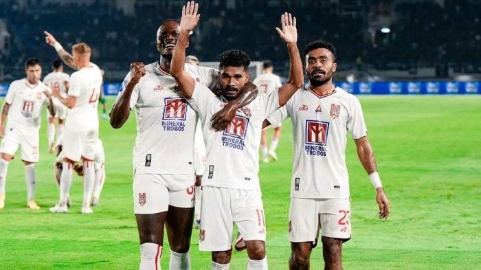 KOMPETISI: Selebrasi gol Rifal Lastori usai mencebol gawang PSS Sleman