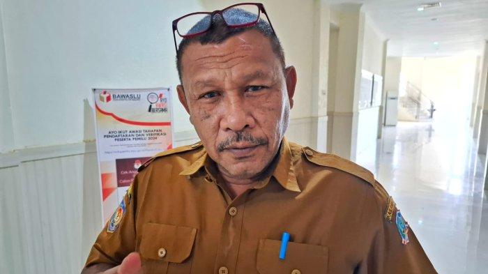 SELEKSI: Kepala Badan Kepegawaian Daerah (BKD) Pulau Morotai, Maluku Utara Sunardi Barakati saat diwawancarai Tribunternate.com disela-sela kerjanya, Senin (3/2/2025)