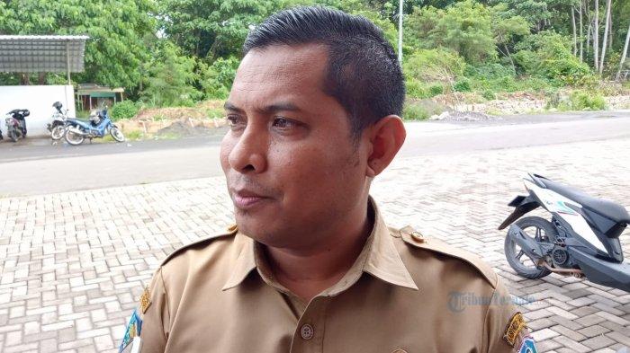 KEBIJAKAN: Kepala Dinas PMD Kabupaten Pulau Morotai, Ahdad Hi Hasan saat memberikan keterangan, Selasa (14/3/2023). Di ia mengatakan hasil sengketa Pilkades, ada tiga desa yang SK-nya akan dibatalkan, selanjutnya menunggu instruksi pimpinan.