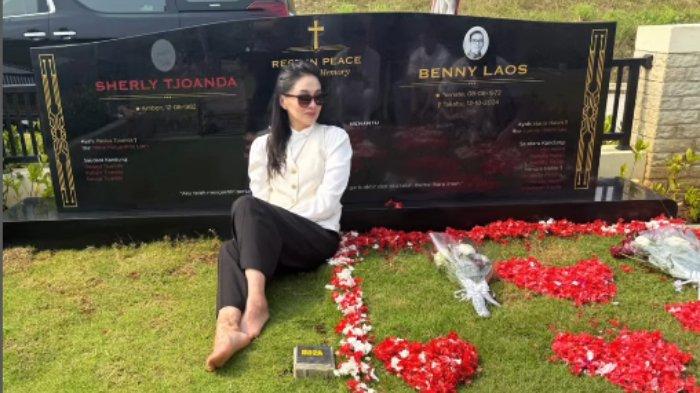 Gubernur Maluku Utara, Sherly Laos sudah menyiapkan makam bernama Sherly Tjoanda di sebelah makam mendiang suaminya, Benny Laos. Gambar tangkap layar diambil dari unggahan Instagram @s_tjo