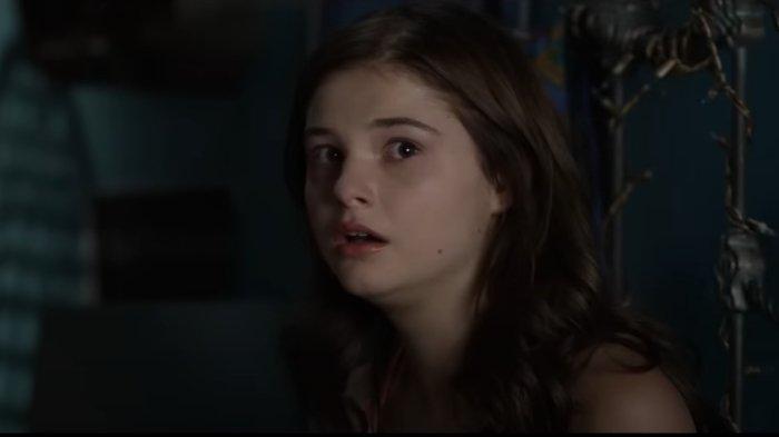 Simak sinopsis lengkap film Insidious: Chapter 3 yang dirilis pada Juni 2015.