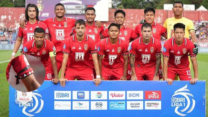 KOMPETISI: Skuad Malut United saat melawan Persik Kediri pada laga pekan ketiga Liga 1 2024-2025, Minggu (25/8/2024)