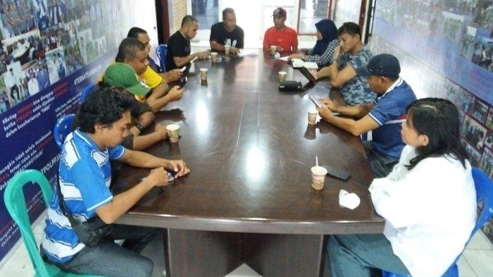 KOMPETISI: Suasana rapat panitia Liga Pelajar 2025 tingkat SMP se Kota Ternate, Maluku Utara, Senin (12/5/2025)
