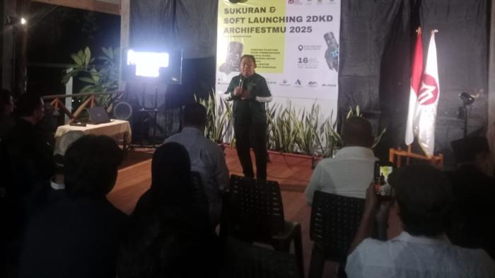 PROGRES: Sekkot Ternate, Maluku Utara Rizal Marsaoly saat memberikan sambutan di acara IAI-MU di Bukit Bintang Resto, Kelurahan Dufa-Dufa, Rabu (16/7/2025) malam
