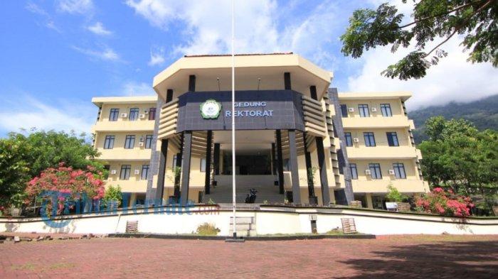 SELEKSI: Tampak depan Gedung Rektorat Unkhair Ternate di Kelurahan Gambesi, Ternate Utara, Maluku Utara, Selasa (9/7/2024)