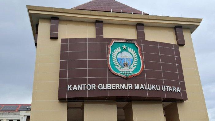 BANSOS: Tampak depan kantor Gubernur Maluku Utara di sofifi, tahun ini Pemprov kembali mengalokasikan anggaran bantuan khsusus pembangunan masjid dan gereja, Jumat (1/8/2025).