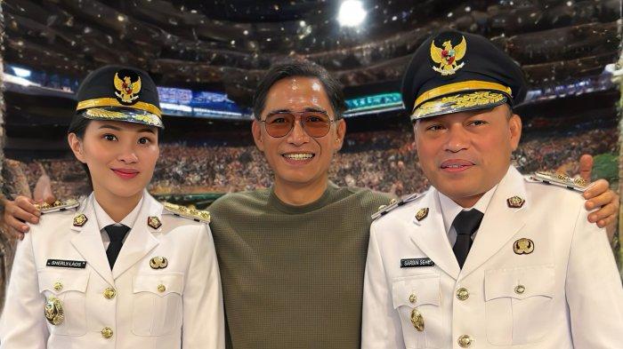 OPINI POLITIK - Choel Mallarangeng (tengah) bersama Gubernur dan Wagub Maluku Utara Sherly Laos - Sarbin Sehe.