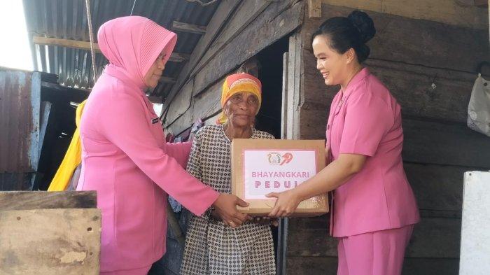 KEMANUSIAAN: Simbolis,