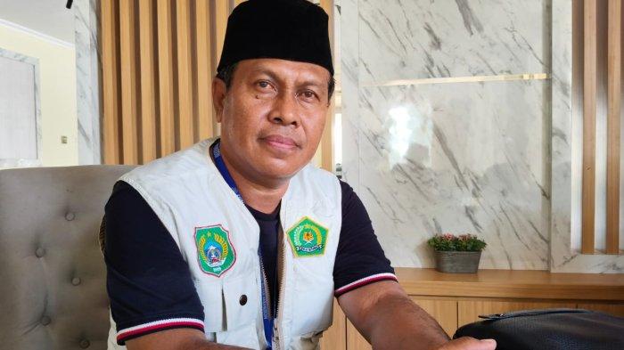 HAJI 2025 - Ketua PPHID Maluku Utara, Kadry La Etje, menjelaskan kedatangan perdana JCH Maluku Utara kloter 13 di Embarkasi Sudiang Makasar, Kamis (8/5/2025).