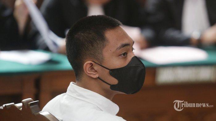 Terdakwa kasus penganiayaan Mario Dandy Satriyo menjalani sidang perdana di Pengadilan Negeri Jakarta Selatan, Selasa (6/6/2023).