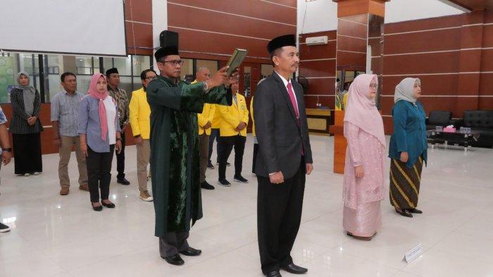 PELANTIKAN - Suasana saat pelantikan Sekretaris LPMPP dan Jafung Unkhair Ternate, bertempat di Aula Nuku, Kampus II, Kelurahan Gambesi, Kecamatan Ternate Selatan, Kota Ternate, Maluku Utara, Kamis (30/1/2025), foto diambil oleh Humas Unkhair Ternate.