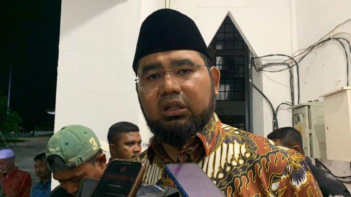 PETI - Bupati Halmahera Selatan, Maluku Utara, Bassam Kasuba ketika memberi tanggapan terkait penutupan aktivitas tambang emas ilegal, Selasa (17/6/2025).