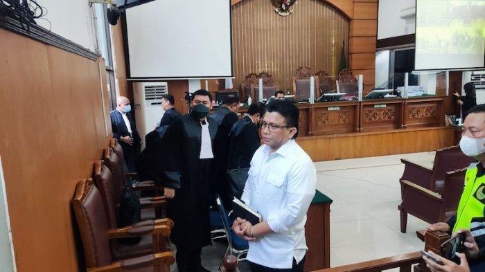 Ferdy Sambo di Pengadilan Negeri Jakarta Selatan, Selasa (10/1/2023) saat hendak keluar dari persidangan.