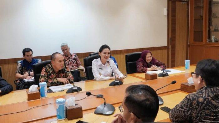 KEGIATAN SHERLY LAOS - Gubernur Maluku Utara Sherly Laos di salah satu kunkernya di Jakarta. Foto diunduh dari Instagram @s_tjo, Jumat (21/3/2025). Berikut rekap kegiatan Sherly Laos di Jakarta. tempuh 6 agenda dalam empat hari.