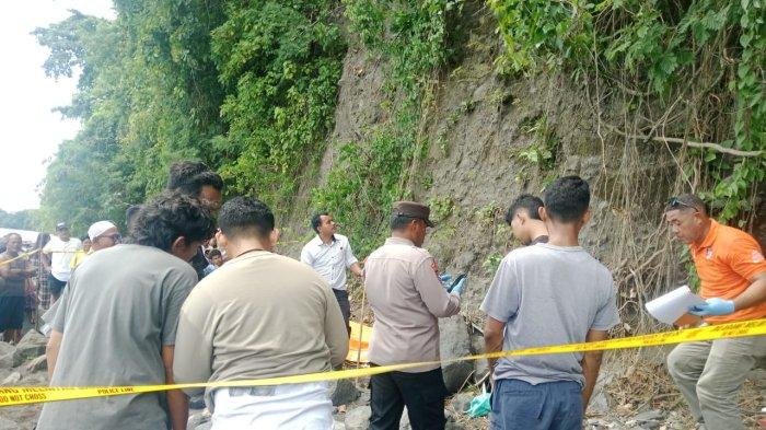 TEMUAN JASAD - Warga RT 11 Kelurahan Kalumata, Kecamatan Ternate Selatan, Kota Ternate, Maluku Utara, bernama Ibrahim Hasan menemukan jasad pria, Senin (10/2/2025). (Foto : Tribunternate.com/ M Julfikram Suhadi)