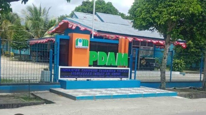 TUNGGAKAN: Kantor PDAM Hapmahera Selatan, Maluku Utara