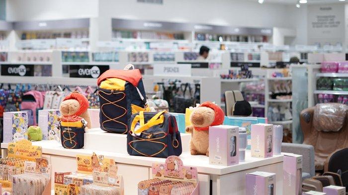 PERLENGKAPAN SEKOLAH - Perlengkapan sekolah diskon di Gramedia. Jelang tahun ajaran baru, Gramedia menghadirkan program