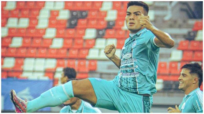 Alexsandro PSBS Biak 21/2