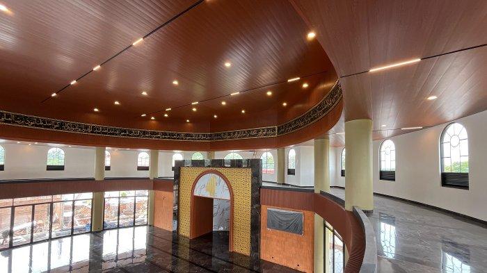 Interior Masjid Raya Bang Haji