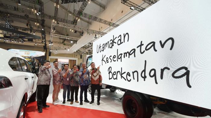 Isuzu NMR GIIAS 2025