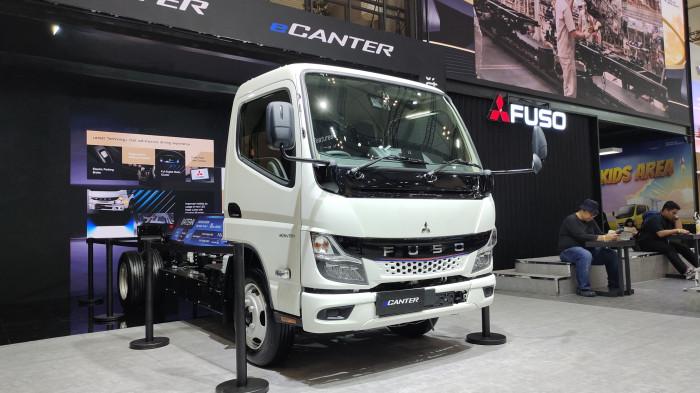 KENDARAAN LISTRIK DI GIIAS - eCanter