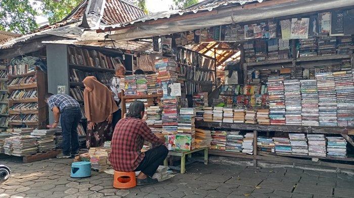 uasana kios ramai pengunjung