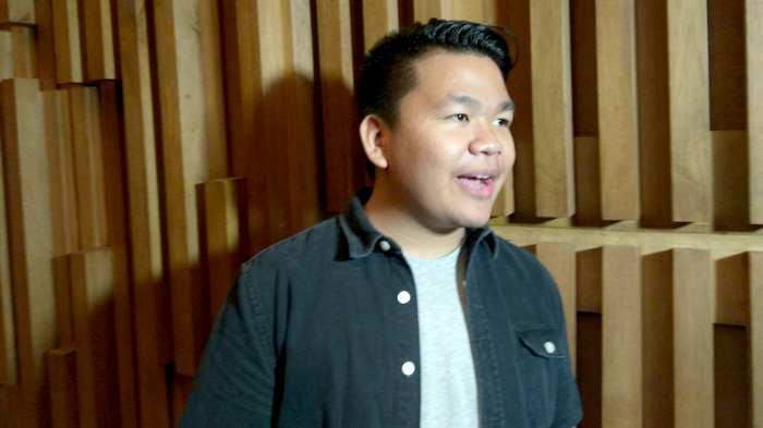 KESAL PADA TEMAN - Artis muda Teuku Rizky kesal pada kawannya, Aldy Maldini, yang diduga menipu fans.