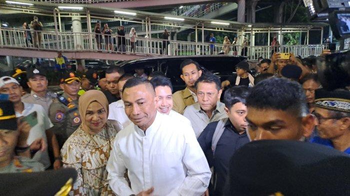 Dharma Pongrekun dan Kun Wardana datang ke KPU DKI Jakarta, Senen, Jakarta Pusat pada Kamis (29/8/2024).