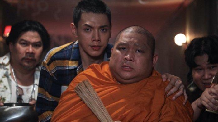 Film perpaduan komedi dan horor berjudul 404 Run Run yang diproduksi GDH 559 dari Thailand ini akan tayang di bioskop Indonesia mulai 15 Januari 2025.